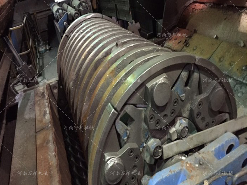 金屬壓塊破碎機結構